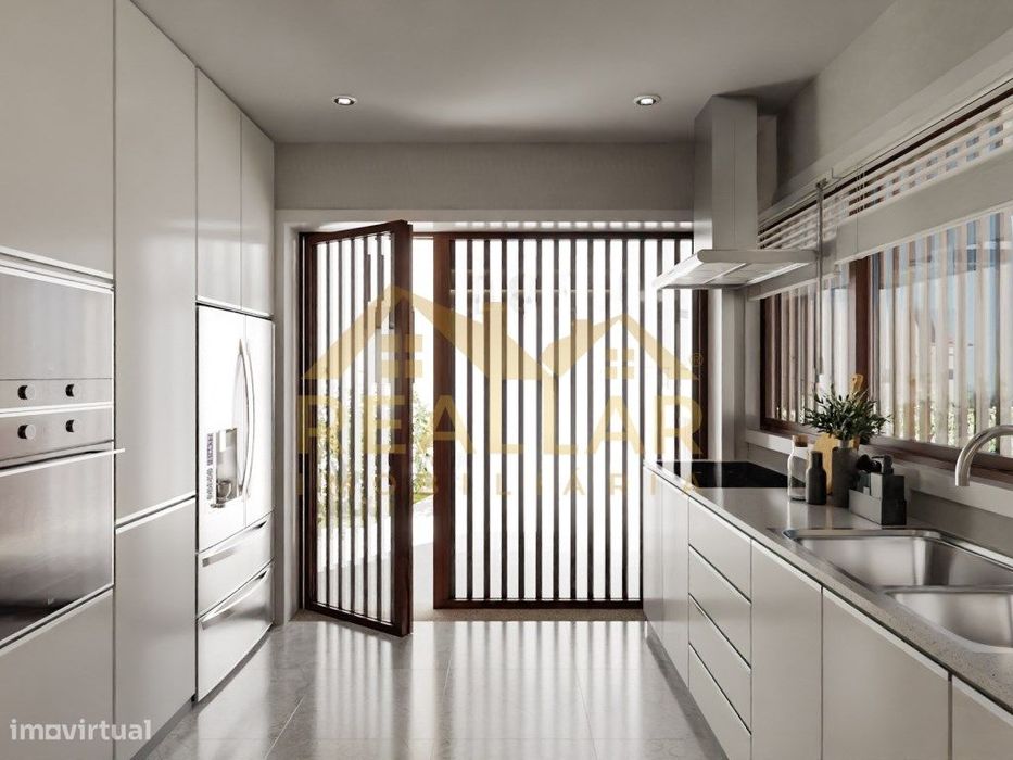 Imponente Moradia T4 NOVA no centro de Vila do Conde