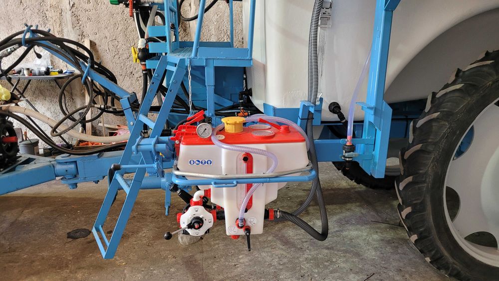 Обприскувач причіпний BBG S320 2500л - 18 м.