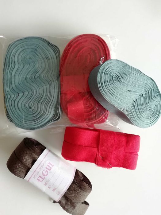Material de retrosaria fitas percintas e debruo