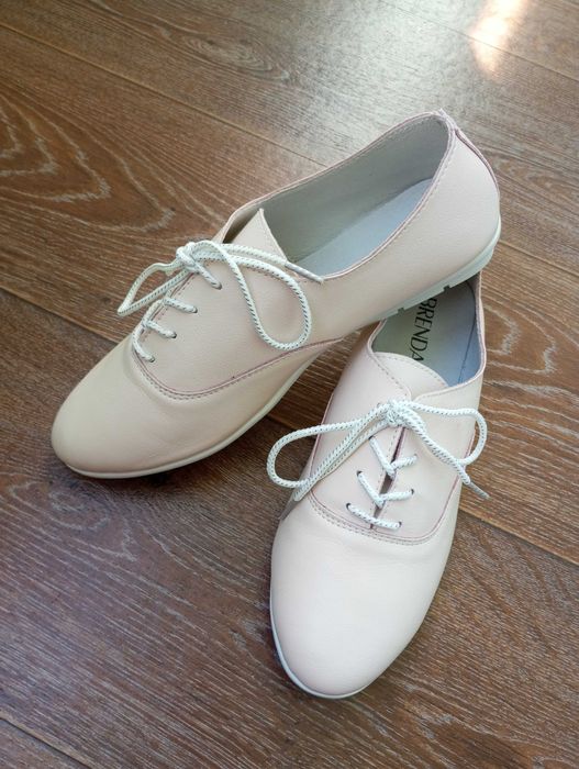 Продам кожаные новые макасины.