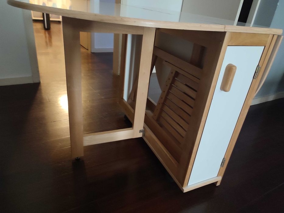 Mesa de Cozinha ou Sala com 4 cadeiras (conjunto)