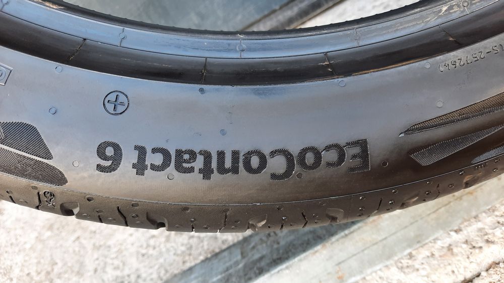 Continental 215/45 R20 EcoContact 6