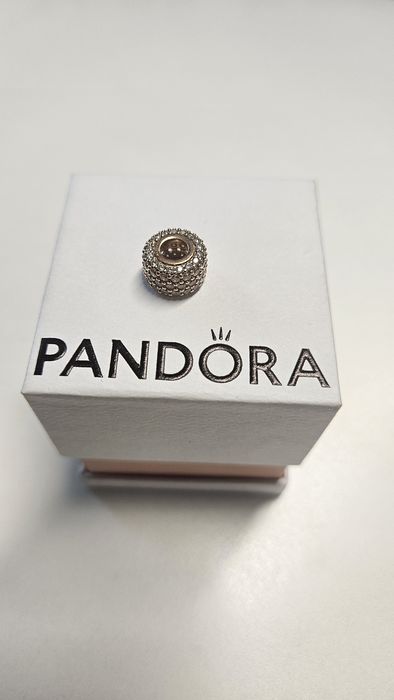 Złoty charms Pandora