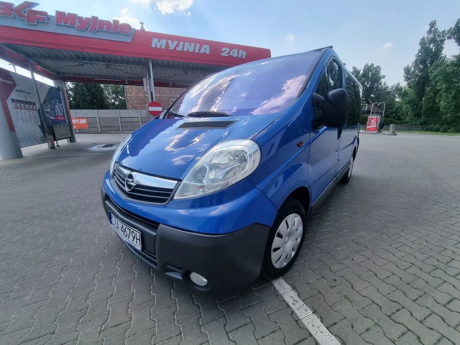 Opel Vivaro jak nowy,przebieg tylko 147tyś,pierwszy właściciel krótko w kraju 9osb