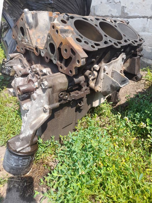 Блок двигателя Пенёк для Митсубиси Паджеро Спорт 1