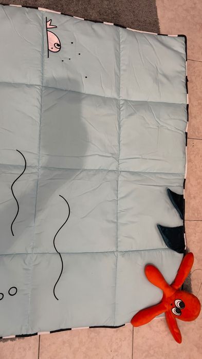 Tapete de actividade para bebés