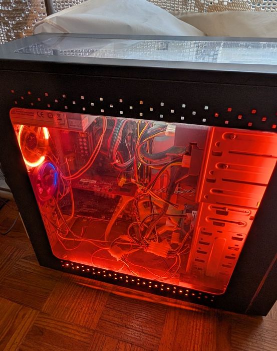 Torre PC Pentium III 733 mhz com 700 mb Ram