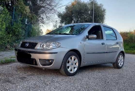 Alugo carros usados impecáveis
