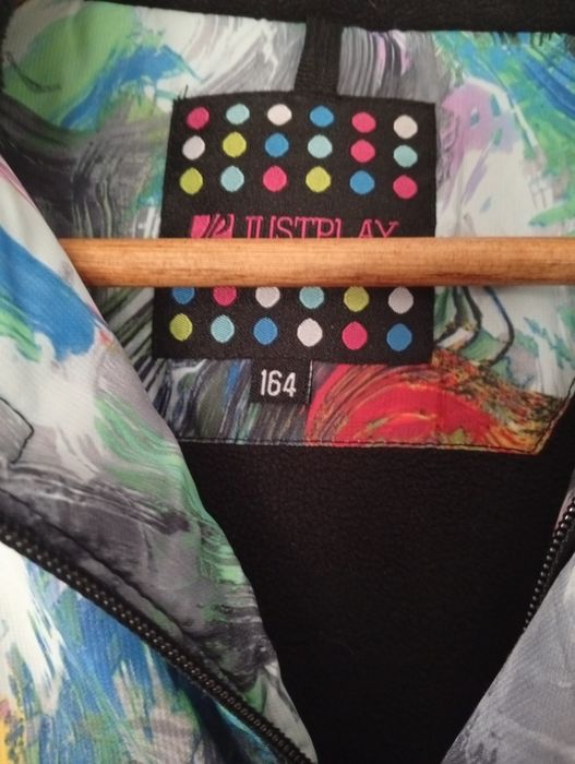 Продам курточку на девочку