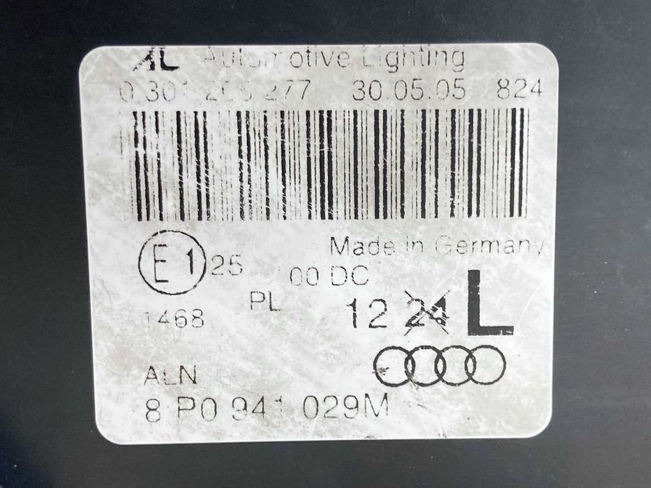 Фара Audi A3 S3 Xenon до рестайл 8P0941029M 8P0941004D
