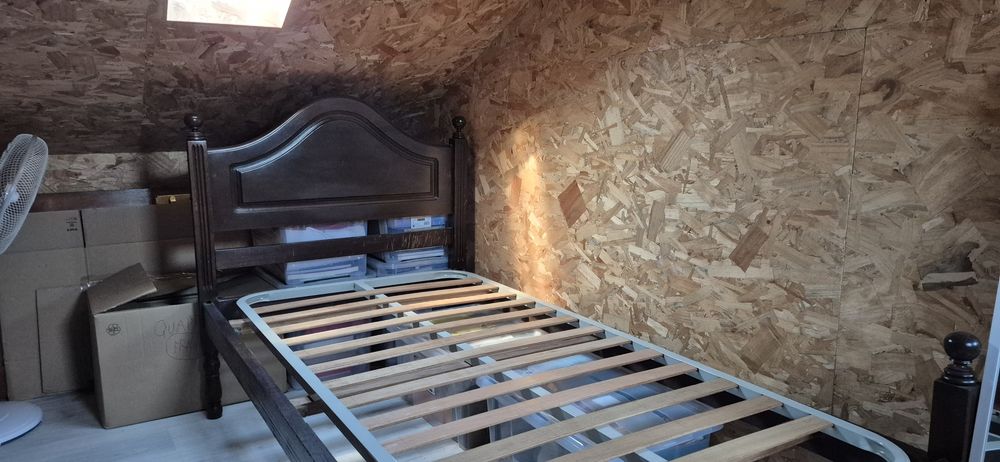 Cama de Solteiro Antiga em Madeira Maciça + Estrado de Ripas