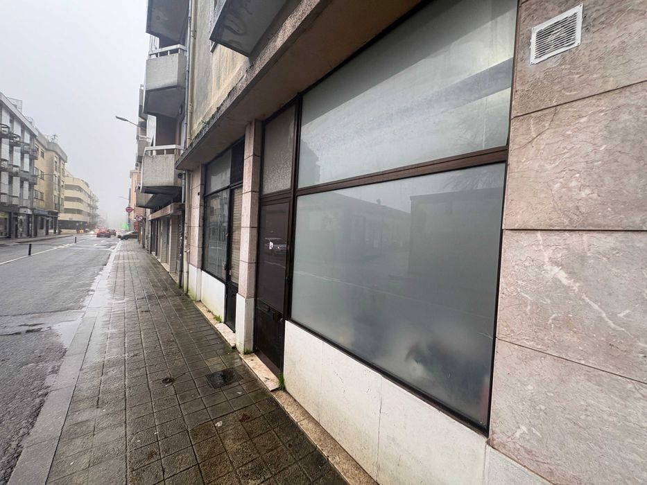 Espaço Comercial para Arrendamento – Rua de Costa Cabral | Porto