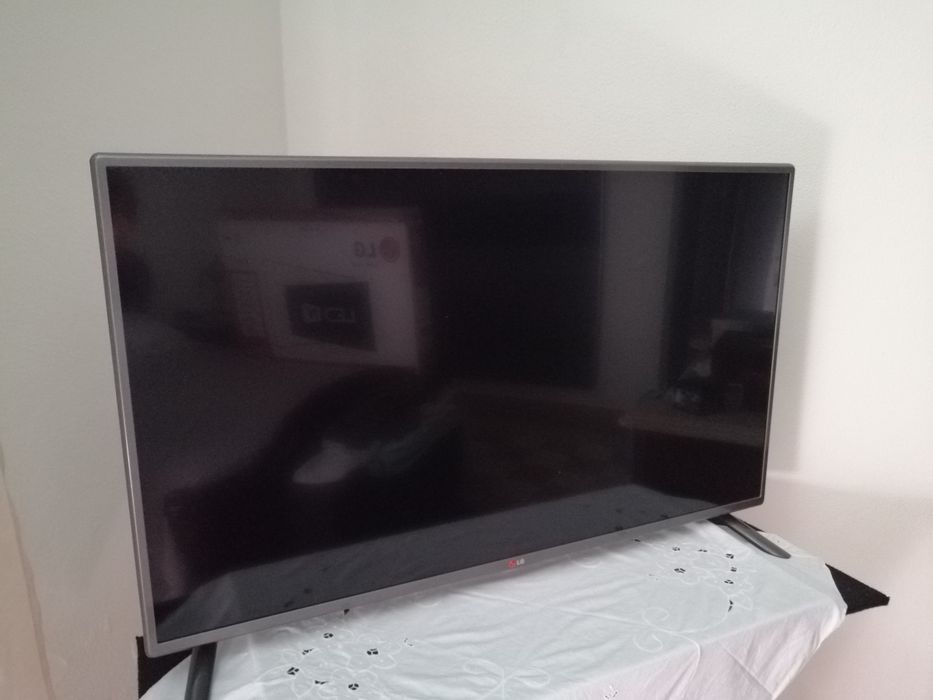 TV led 42" 106cm