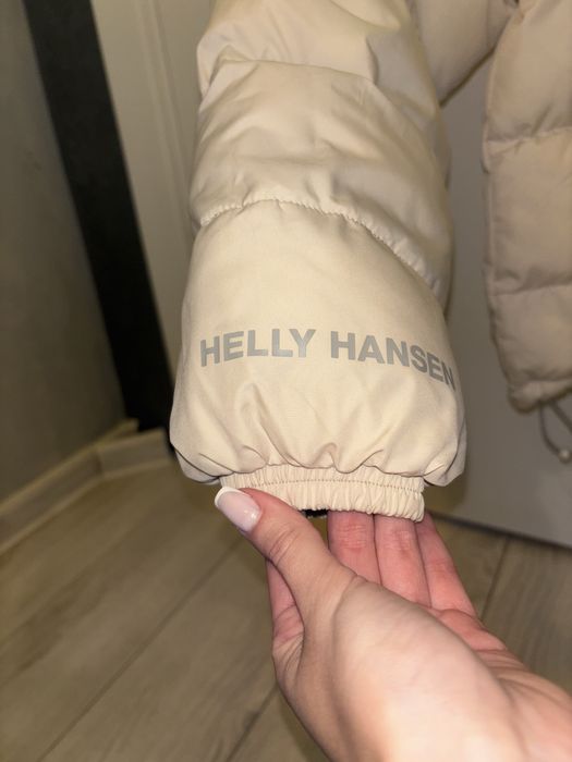Продам свою двосторонню куртку Helly Hansen