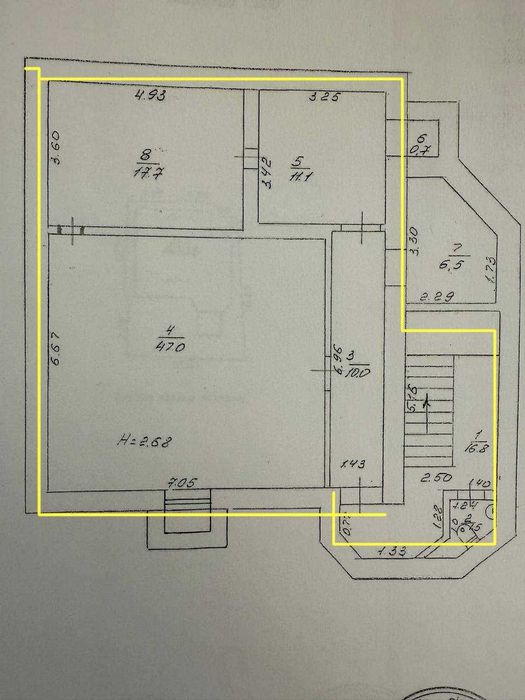 Здається приміщення цокольного поверху по вул Олега Міхнюка