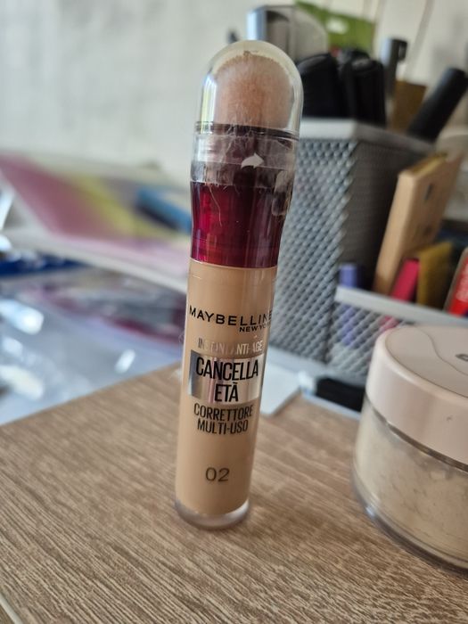 Korektor Maybelline Instant Anti-Age Eraser 02