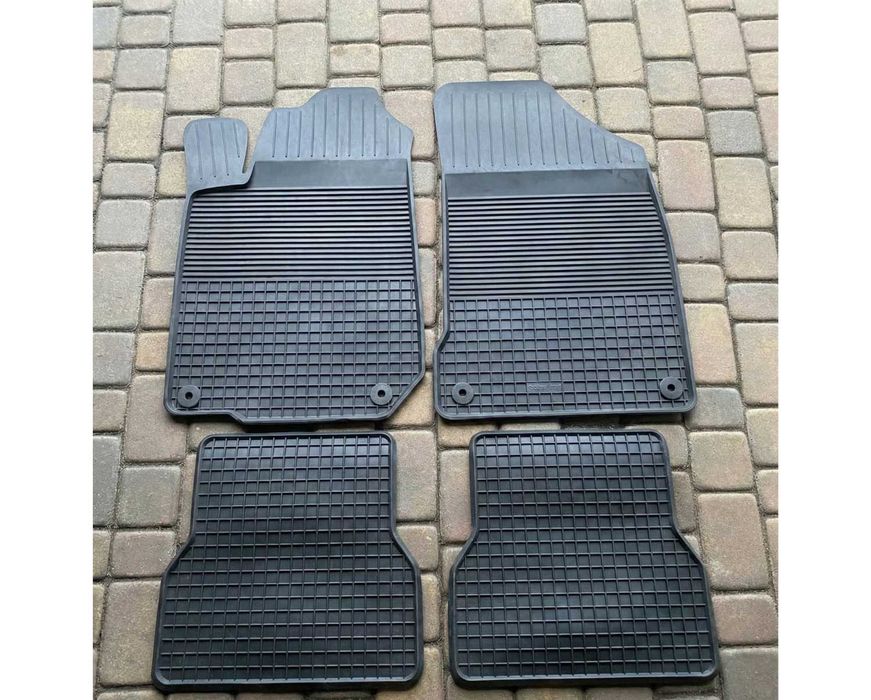 Dywaniki Gumowe Samochodowe Wycieraczki Korytkowe Komplet Stopery Nowe