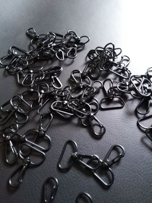 Карабіни до сумок та рюкзаків