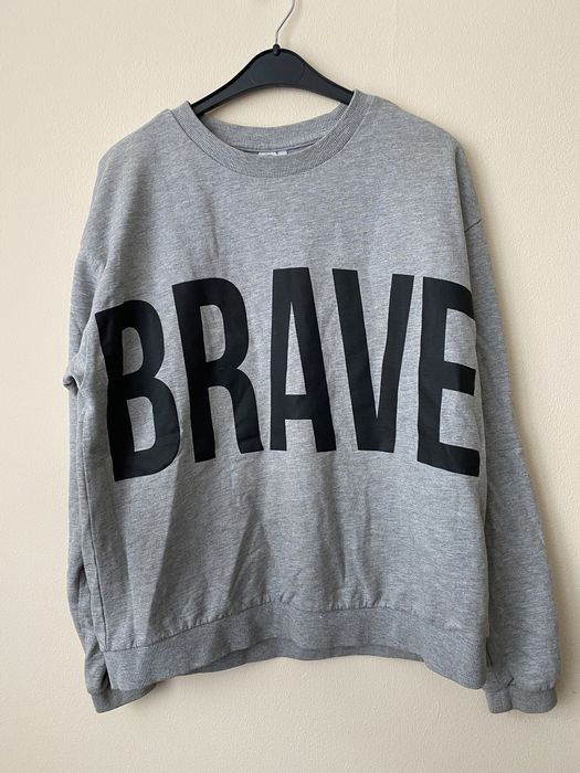 Bluza z nadrukiem napisem szara sinsay BRAVE