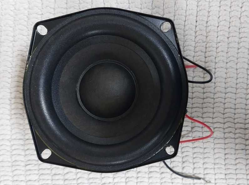 Głośnik uniwersalny 4 ohm 30W