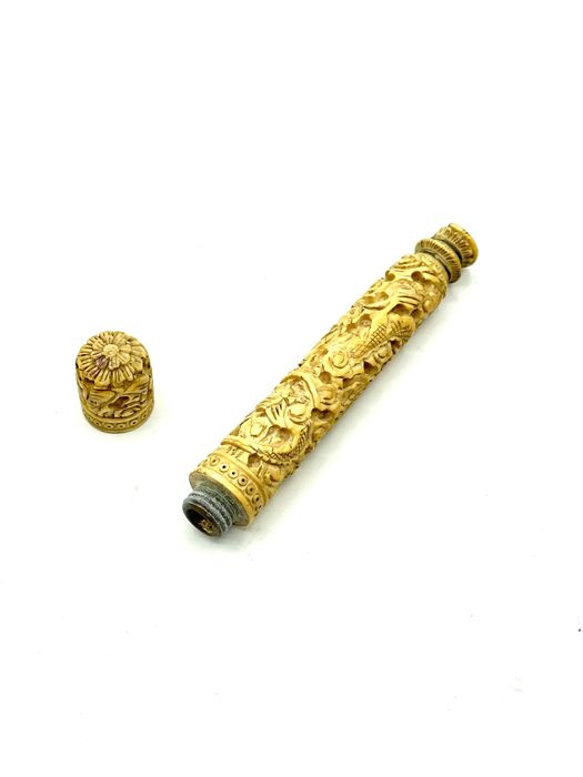 Agulheteiro em material nobre com dragao esculpido chines oriental