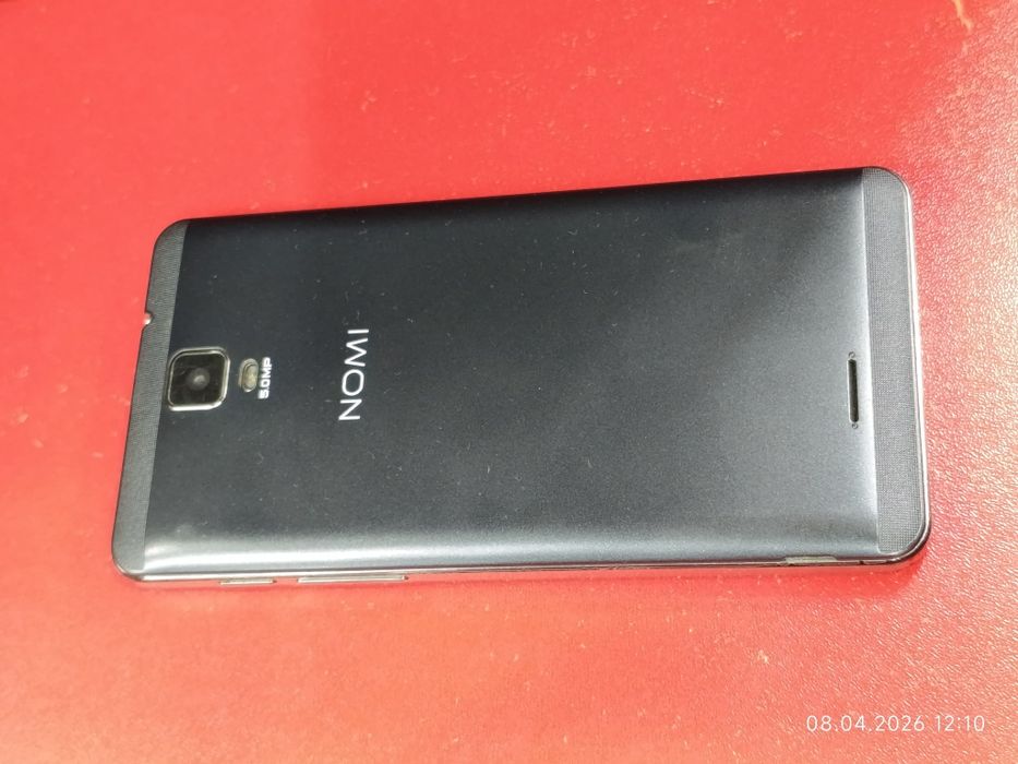 Продам смартфон Nomi i4510