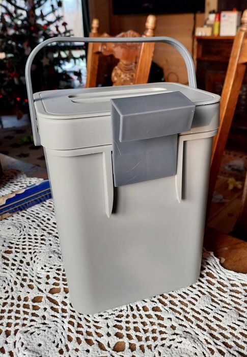 Kosz na śmieci zdejmowany