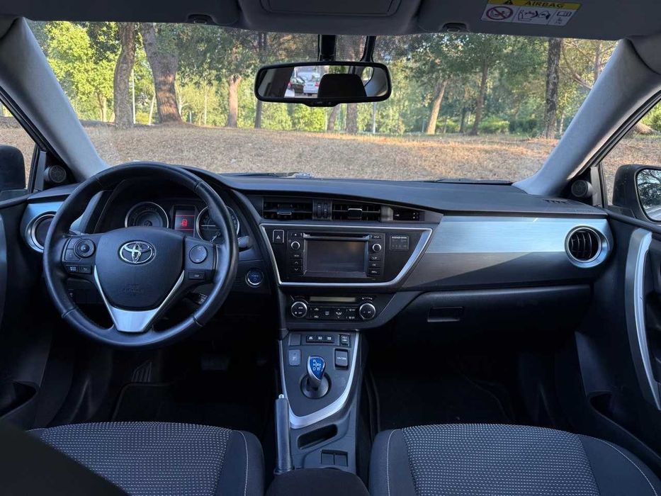 Toyota Auris hybrid 1.8