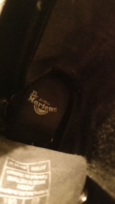 Martensy, czarne, na platformie, z przeszyciami