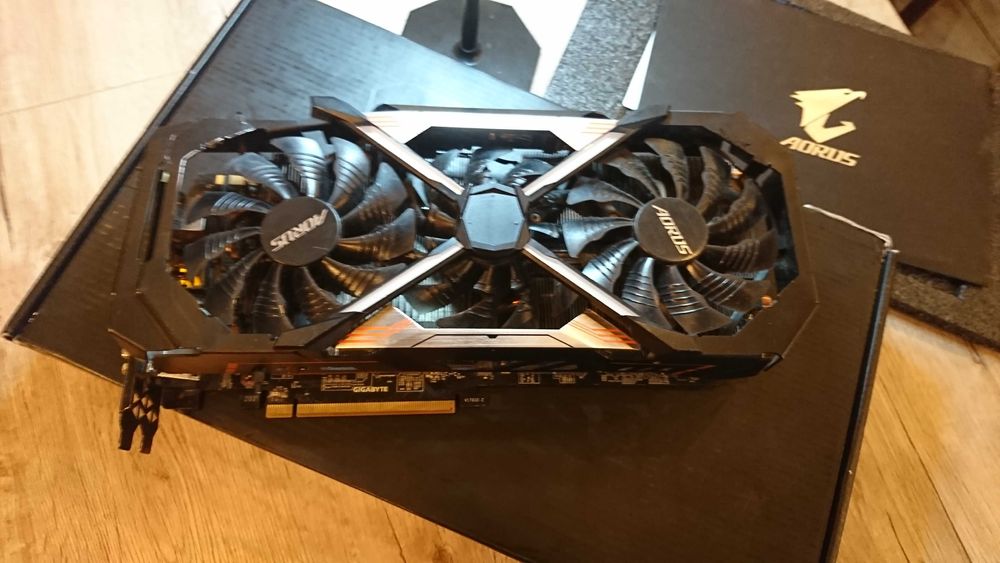 1080ті Aorus неробоча..