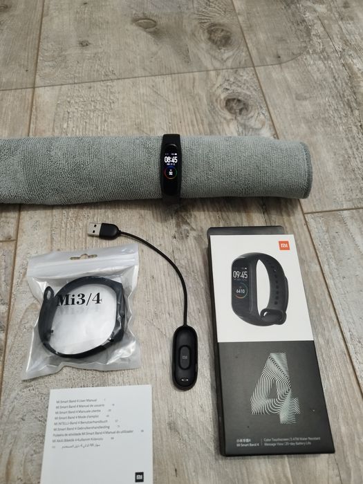 Opaska Xiaomi Mi band 4 + zapasowy nowy pasek