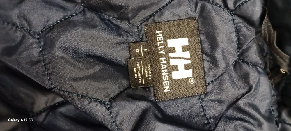 Kurtka Helly Hansen.