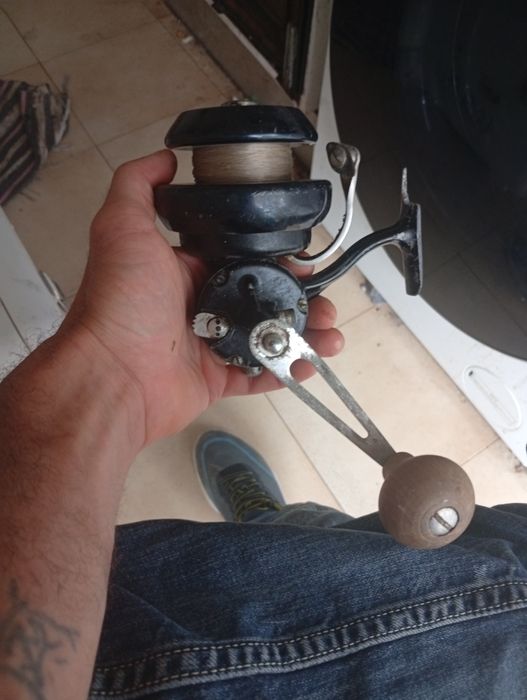 Carreto de pesca um deles raro marca brevente