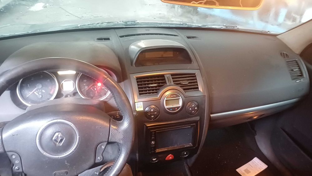 megane 2 2008 para peças.