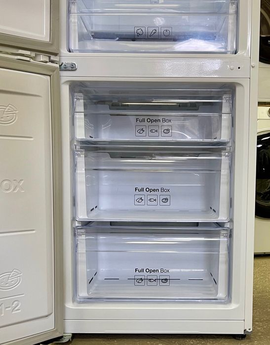 Холодильник Samsung