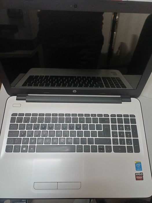 Computador HP 15-ay022np