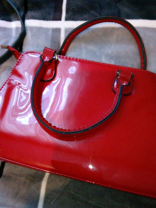 Продам женские сумочки, цена за две