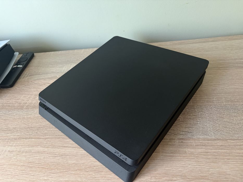 Playstation 4 slim