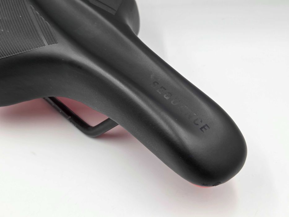 Siodełko SEQUENCE 152mm trekking