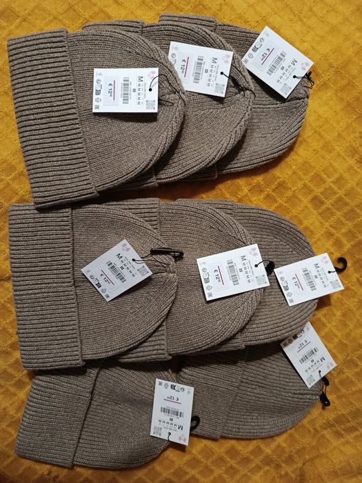 Шапки жіночі нові ZARA