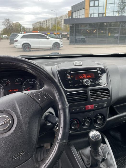 Авто Opel Combo 2012