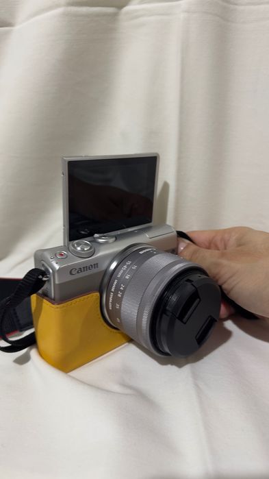 Câmera Canon M100
