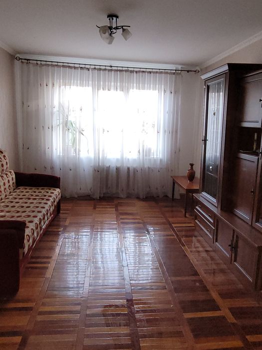 Оренда 1 км.кв.вул.Хоткевича(Дарницький),електронагрівачі,без  дітей