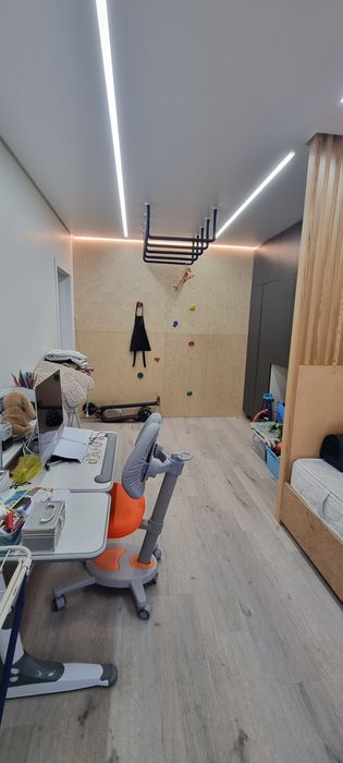 Продам 3к кв м.Науки, ул.Новгородская