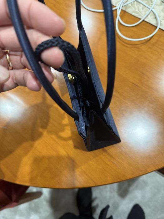 Mala cetim em estado novo