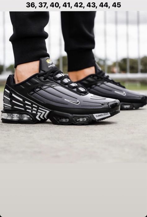 TN Plus III Black White - 110€