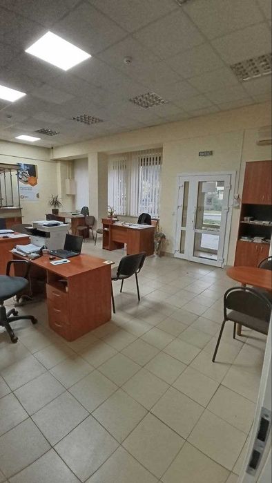 Вбудоване приміщення, площею 72,30 кв.м. м. Радивилів