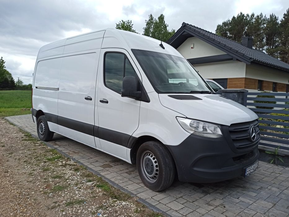 Mercedes-Benz Sprinter 907