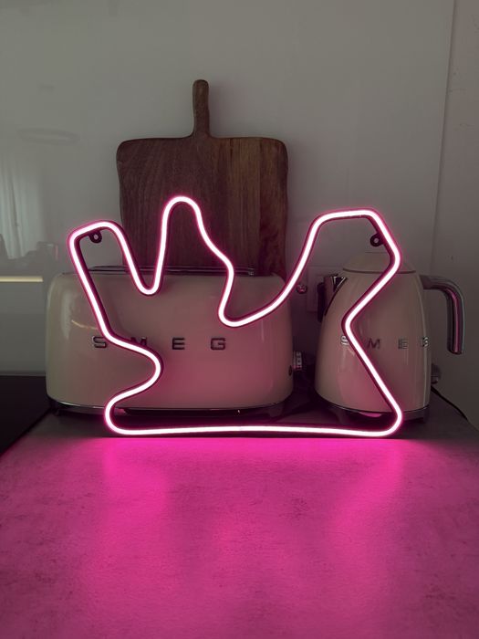 F1 Katar Doha circuit neon różowy