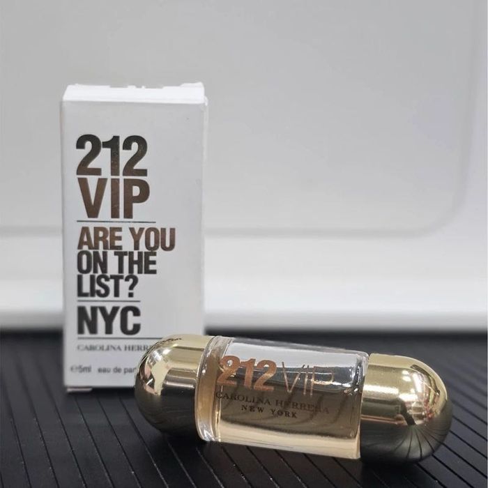 Carolina Herrera  Miniatura